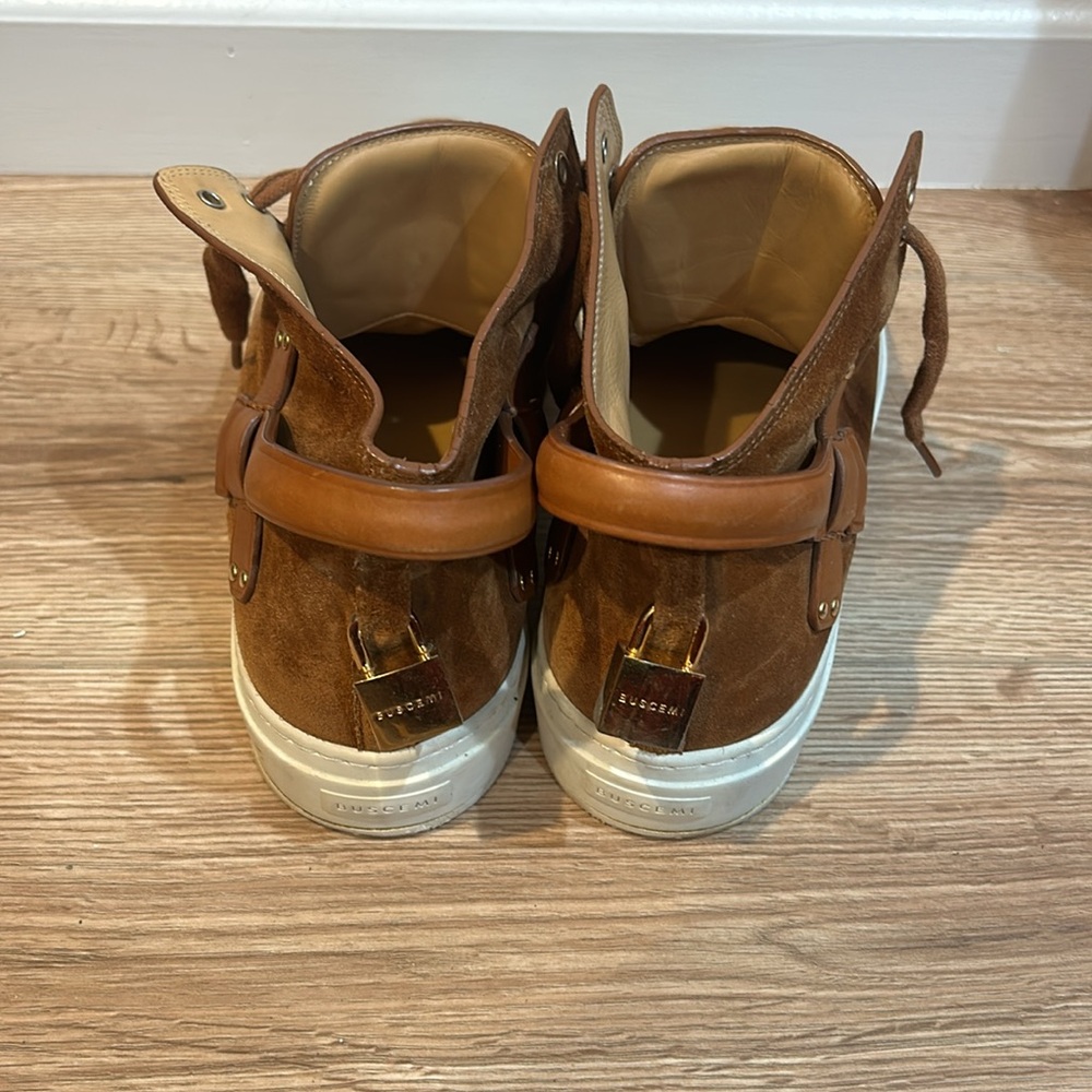 Buscemi - Picture 3 of 3